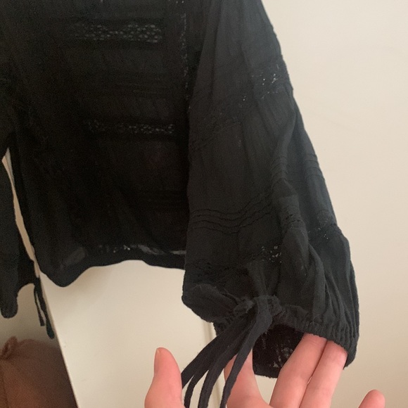 American Eagle Frilly Blouse - Picture 4 of 7